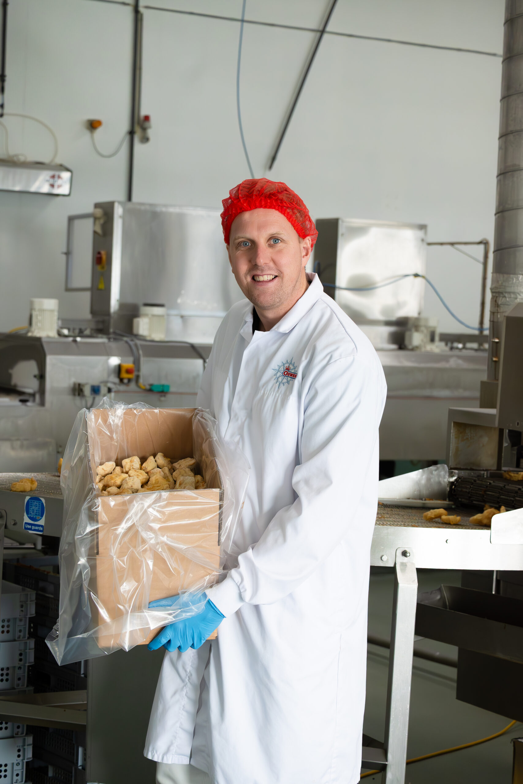 Een doos van 10kg voorgebakken kibbeling