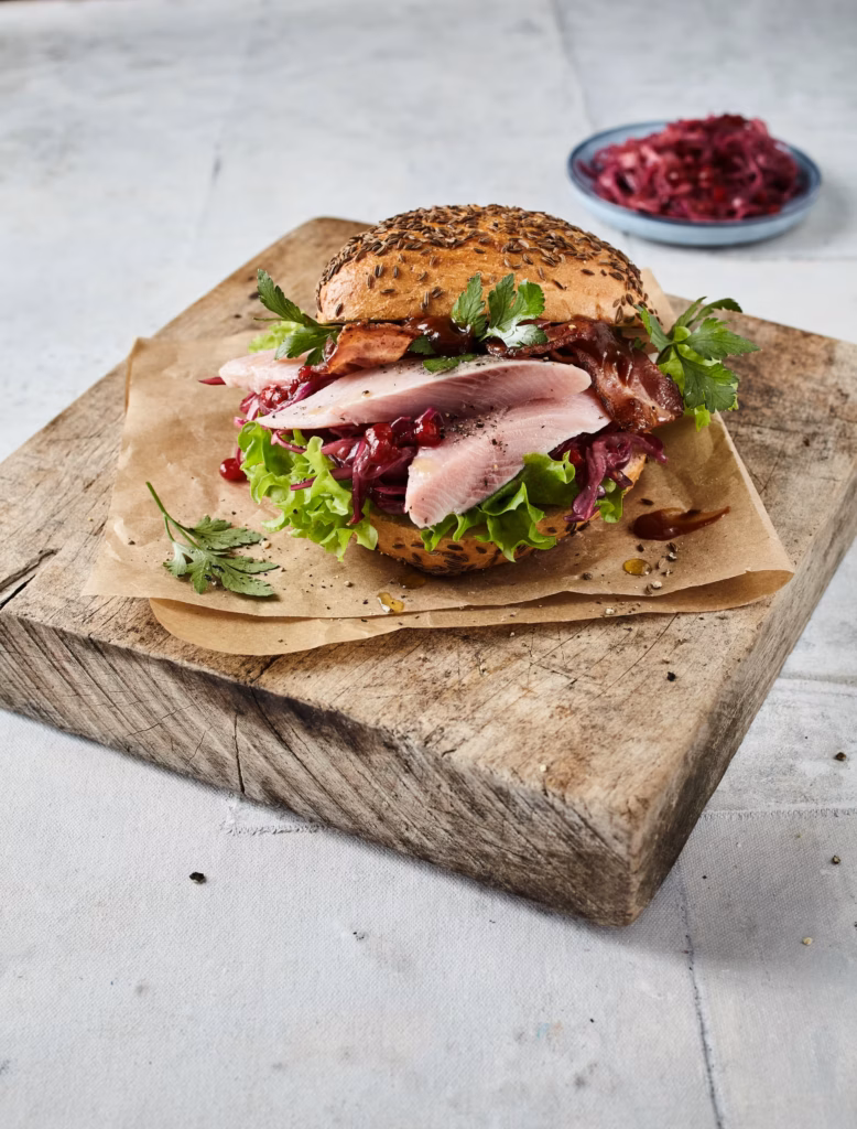 Matjesbroodjes met spek en koolsla